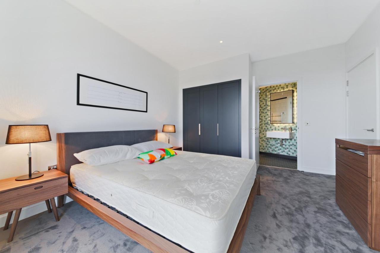 Amazing Flat In A New Modern Building Apartment London Exterior photo